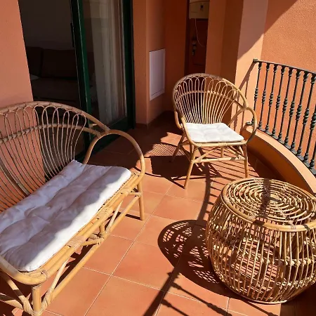 Nearby And Old Town Apartamento
